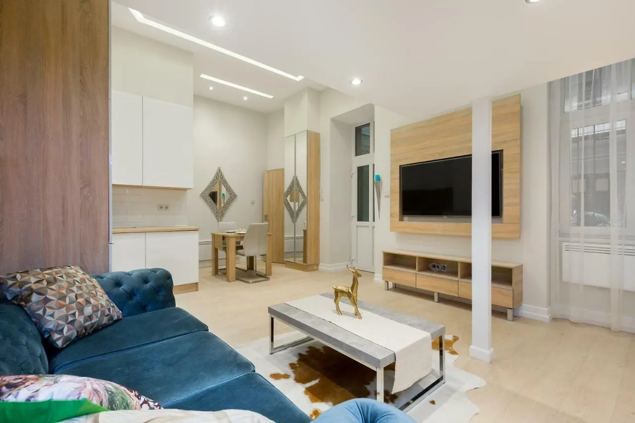 F15 Falk Apartment Budapest